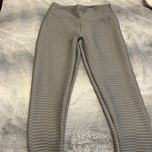 Never worn before gray leggings!